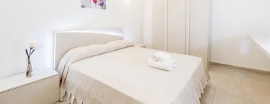 Business 2 image HOLIDAYS IN MALTA ISOLA DEL MAR Hotels in Gzira NHD